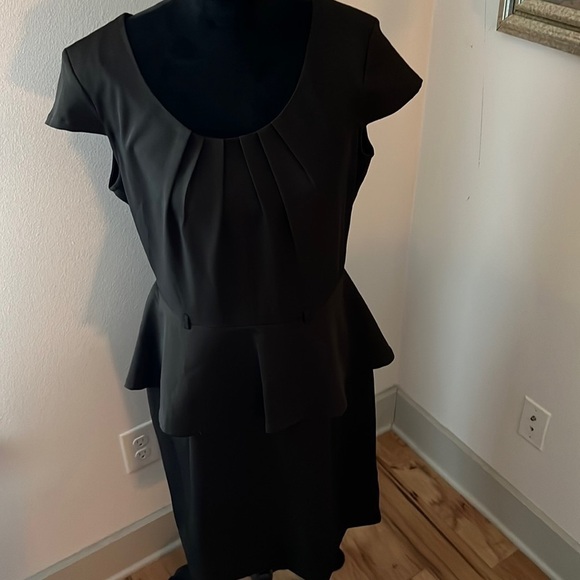 Olivia‎ Matthews Sz 12 brown cap sleeve ruffle  waist  silhouette dress - Picture 1 of 8